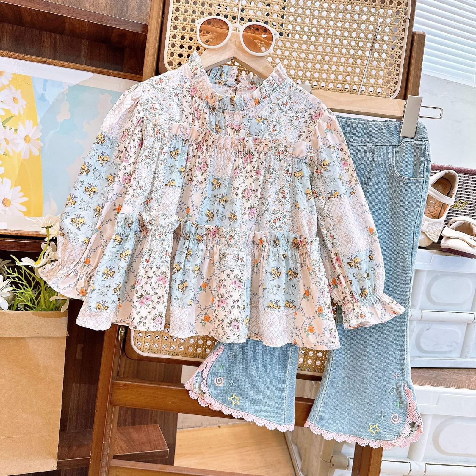 Girls Suit Cute Floral Baby Doll Top and Lace Jeans